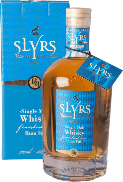 Slyrs Bavarian Single Malt Rum Finish Whisky 46 Prozent mit blauer Geschenkverpackung